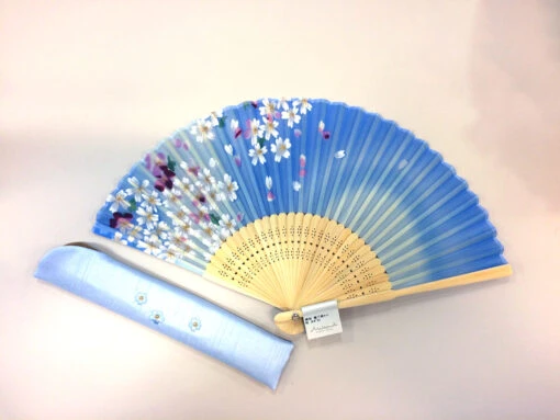 Eventail Bleu & Jaune Sakura Avec Pochette