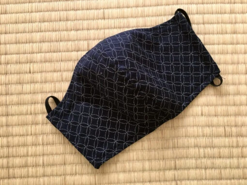 Masque De Protection Tissu Japonais - Entrelacs Sur Fond Indigo